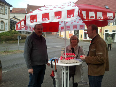 SPD Mitglieder am Osterstand des Ortsvereins